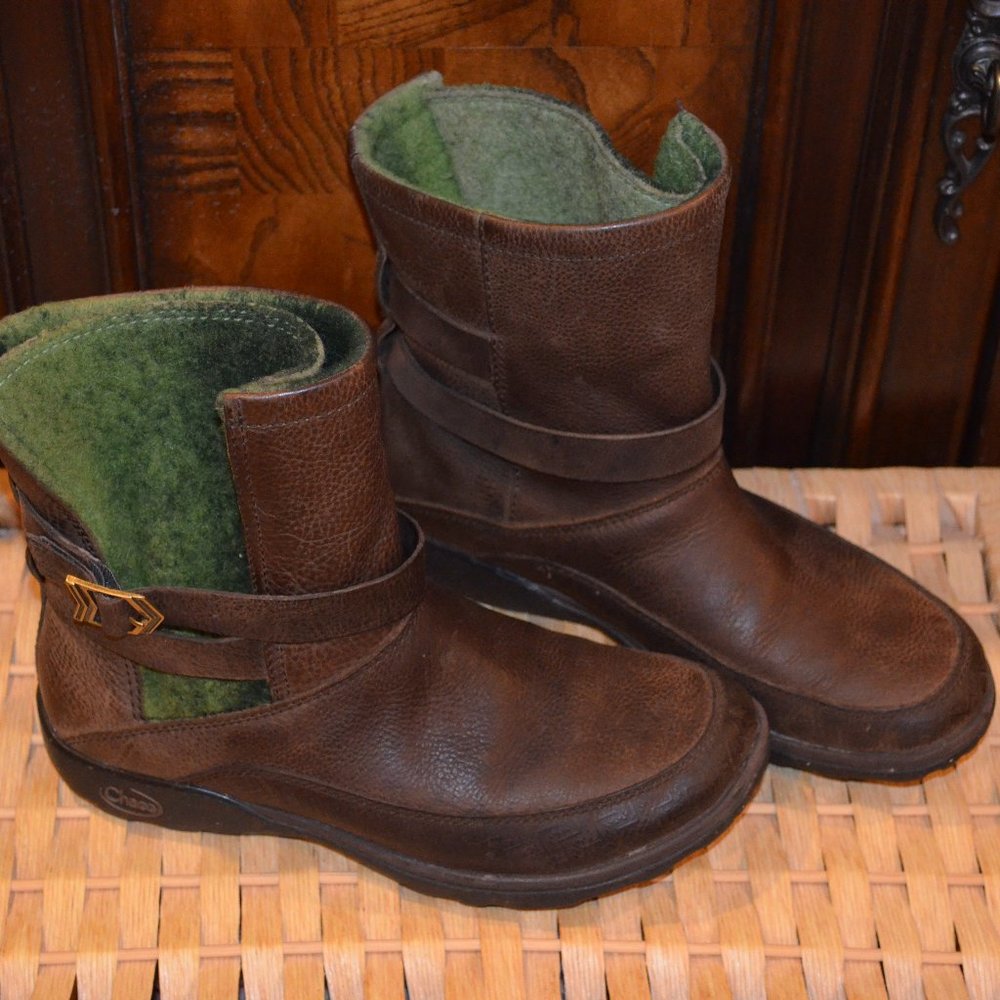 CHACO Hopi leather short boots, brown and green, size 7